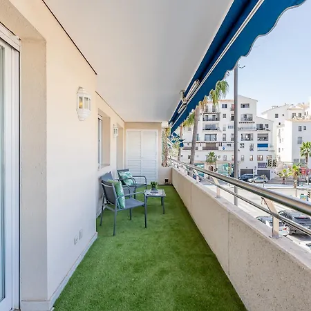 - Marina Banus, Puerto Banus, 2br Location, Pool & Parking Lejlighed Marbella