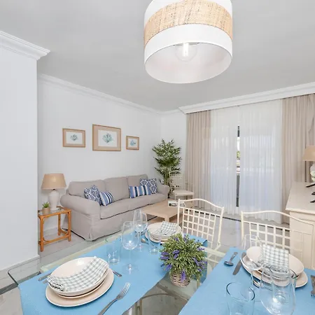 - Marina Banus, Puerto Banus, 2br Location, Pool & Parking Marbella