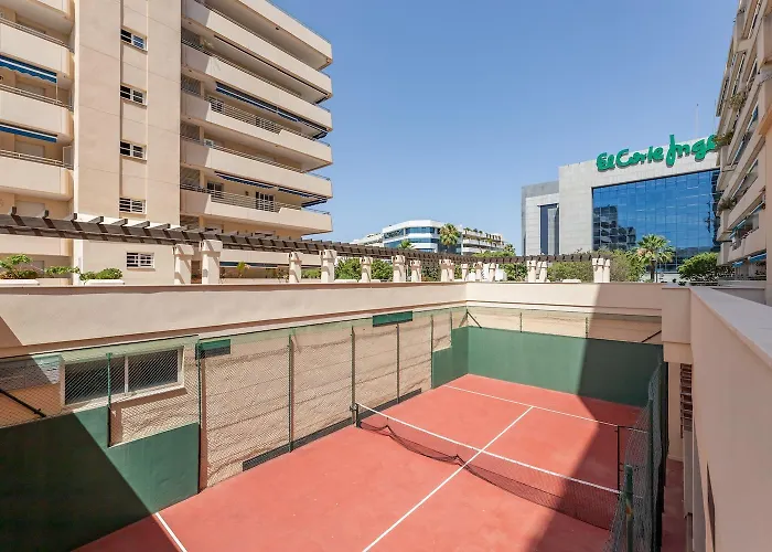 - Marina Banus, Puerto Banus, 2br Location, Pool & Parking Apartmán *