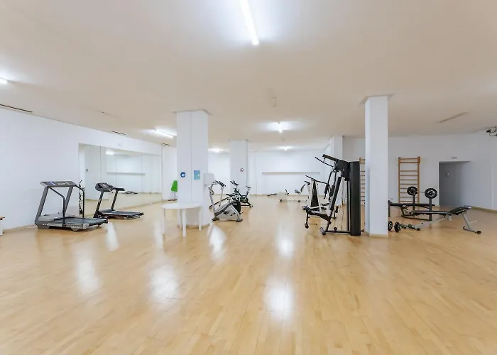 - Marina Banus, Puerto Banus, 2br Location, Pool & Parking