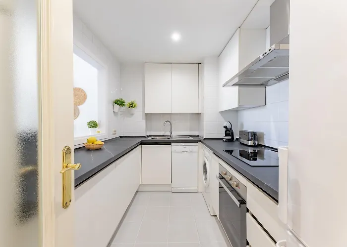 Apartmán - Marina Banus, Puerto Banus, 2br Location, Pool & Parking
