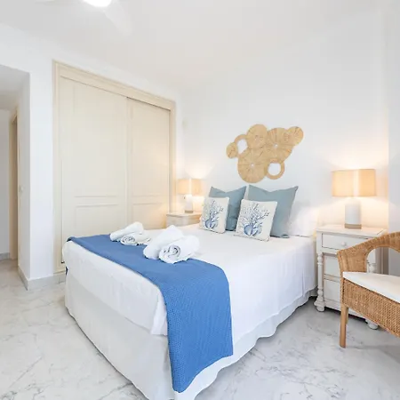 Location Marina Banus With Parking Rdr409