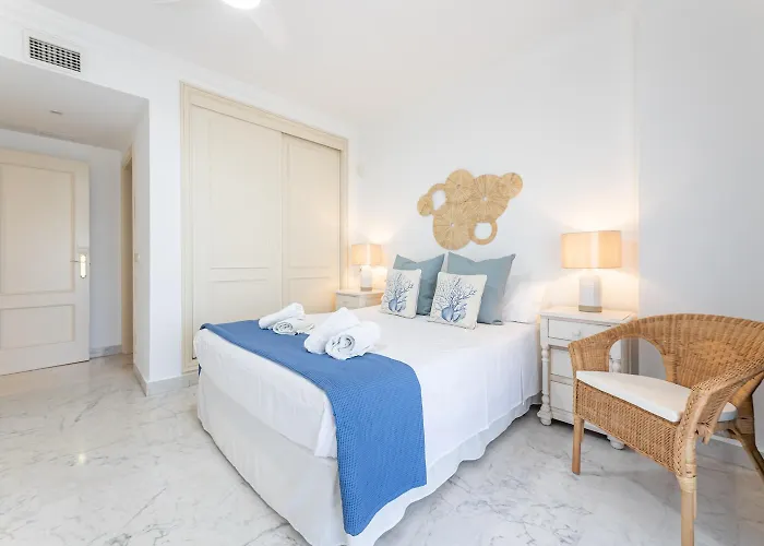 - Marina Banus, Puerto Banus, 2br Location, Pool & Parking